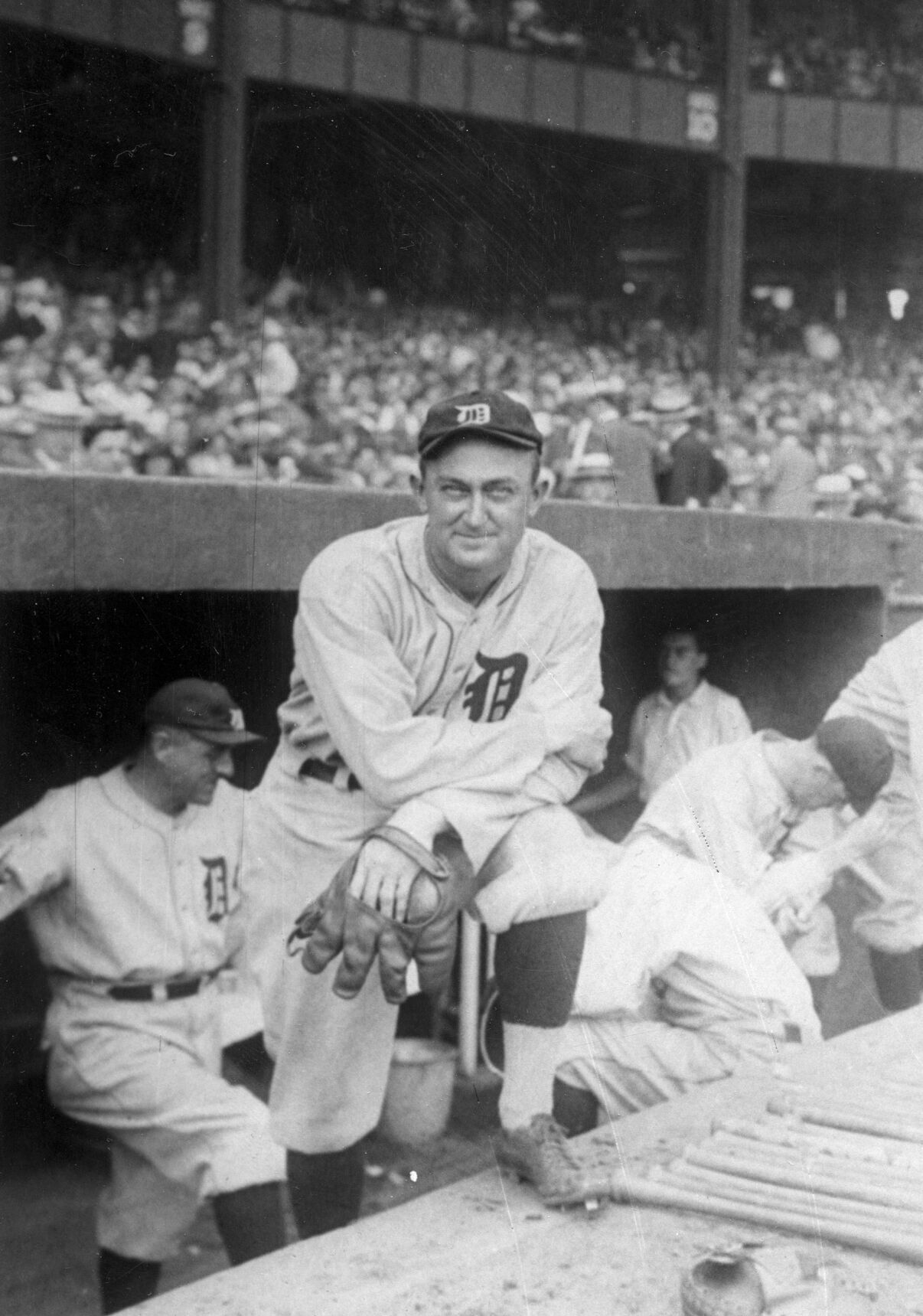1925: Ty Cobb becomes first to collect 1,000 career extra-base hits